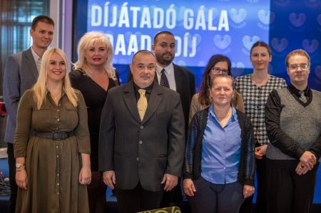 Nagy Zoltán a digitális térben nyújt támogatást az idősebbeknek Odaadó díj Közösségi kategória 2022
