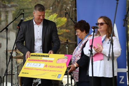 Rekordmennyiségű, 71 527 db rajzeszköz gyűlt össze