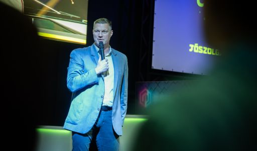 E-sportélményt ajándékozott a Civilút digitális Mikulása