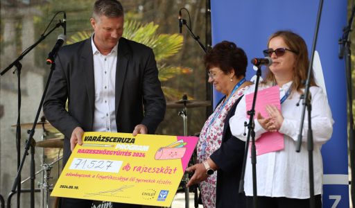 Rekordmennyiségű, 71 527 db rajzeszköz gyűlt össze